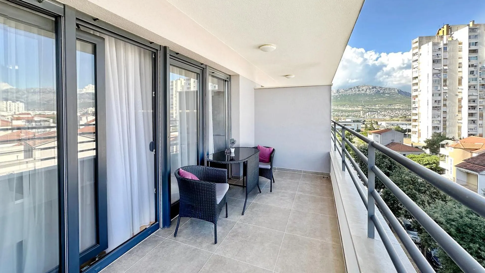 S'Akvarel 4 - Private Garage Apartment Split